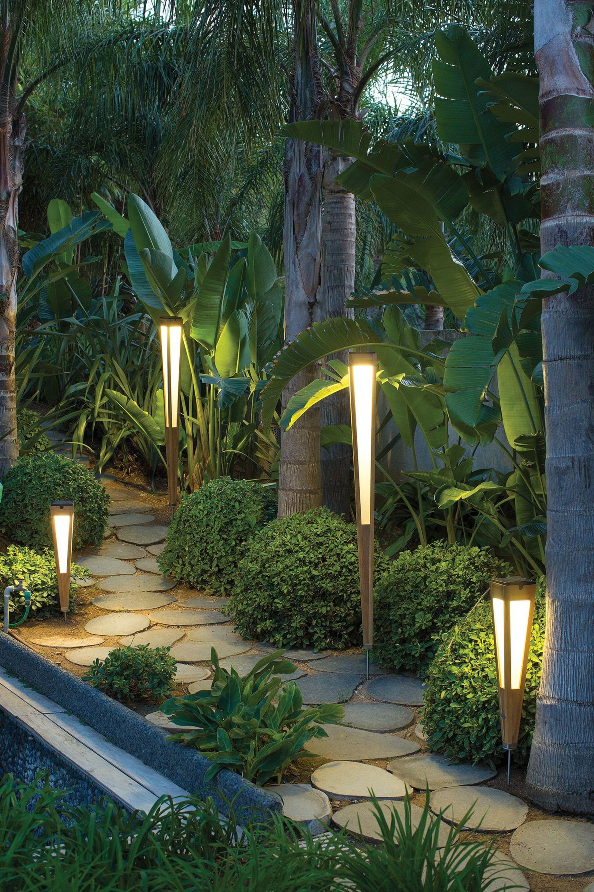 Éclairage extérieur : les luminaires de jardin qui font briller