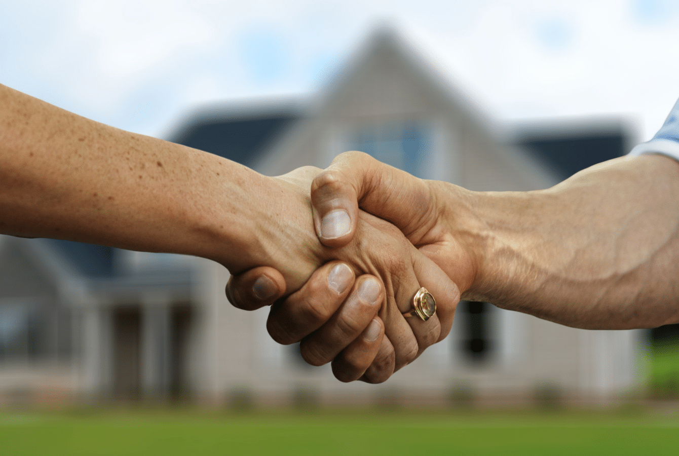 la signature du compromis de vente d'un terrain parcellaire