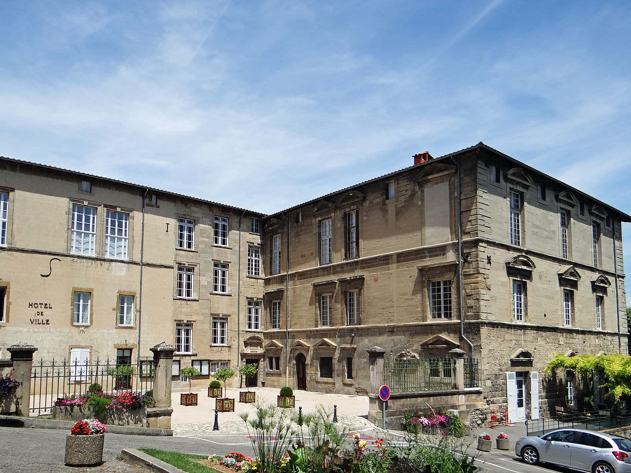 chateau roussillon en isère